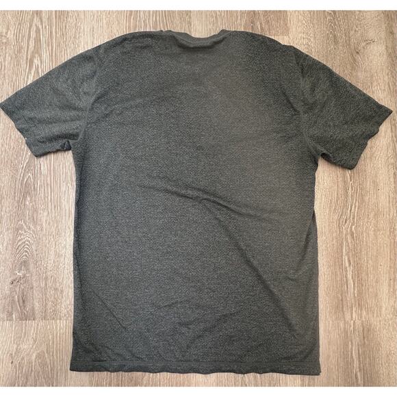 Vuori|SS Tradewinds Performance Pocket Tee|Perforated|Grey|SZ M? - Picture 7 of 8